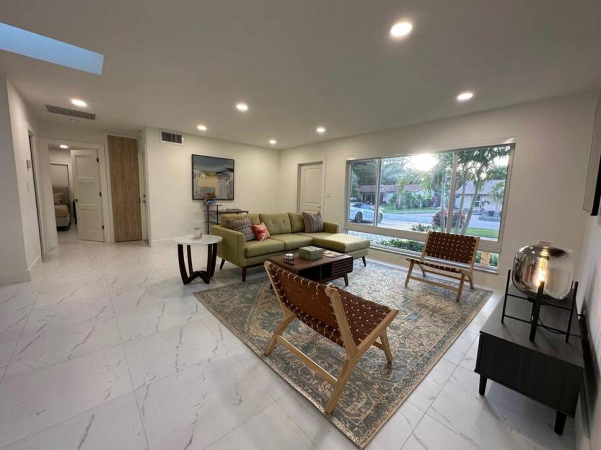 Villa The Sun House - 3 Bed, 2 Bath, Private Pool, Fire Pit, Huge Backyard à Fort Lauderdale Extérieur photo