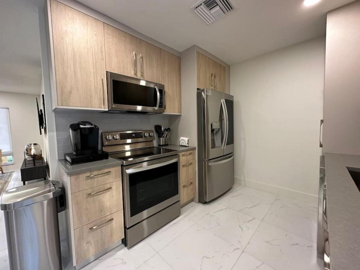 Villa The Sun House - 3 Bed, 2 Bath, Private Pool, Fire Pit, Huge Backyard à Fort Lauderdale Extérieur photo