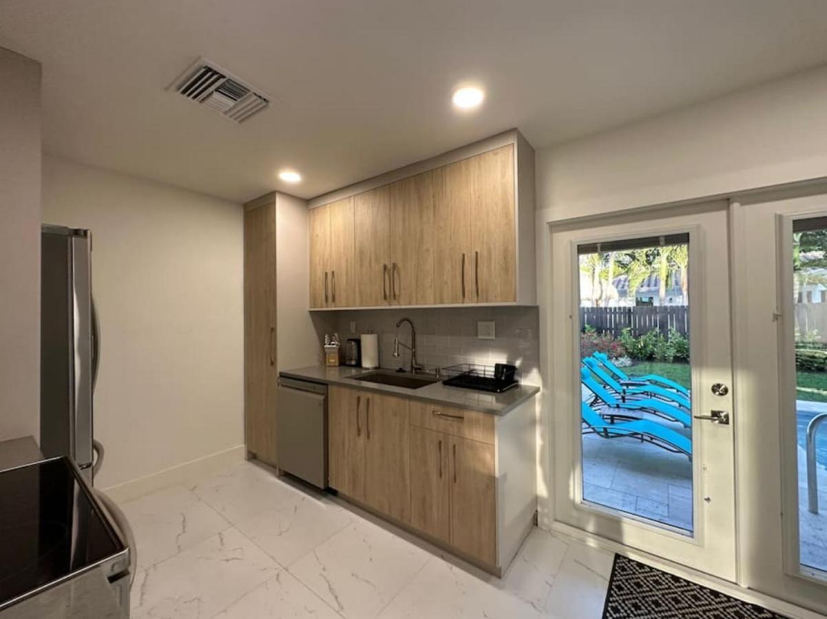 Villa The Sun House - 3 Bed, 2 Bath, Private Pool, Fire Pit, Huge Backyard à Fort Lauderdale Extérieur photo