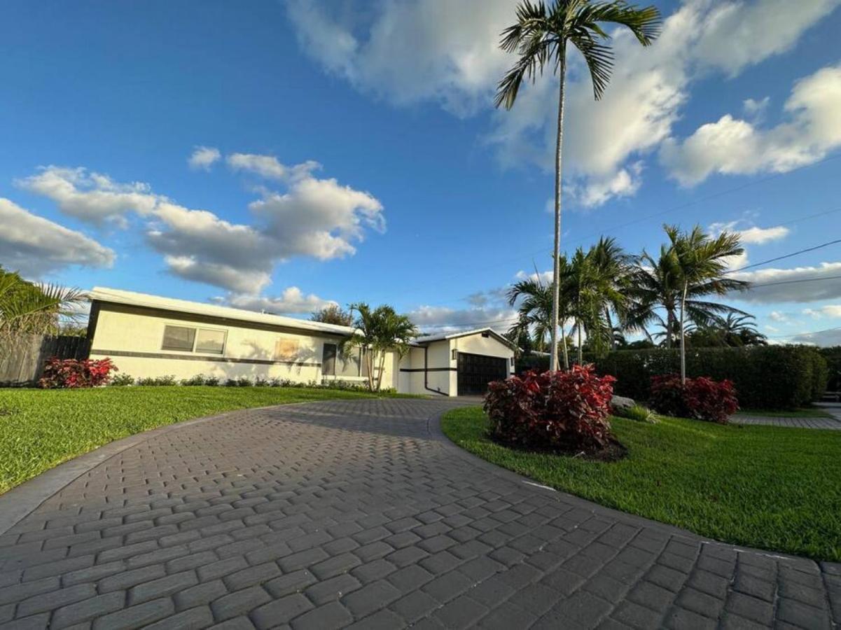 Villa The Sun House - 3 Bed, 2 Bath, Private Pool, Fire Pit, Huge Backyard à Fort Lauderdale Extérieur photo