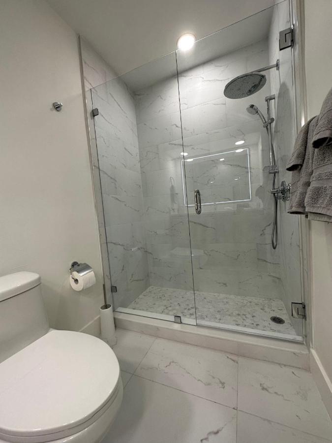 Villa The Sun House - 3 Bed, 2 Bath, Private Pool, Fire Pit, Huge Backyard à Fort Lauderdale Extérieur photo