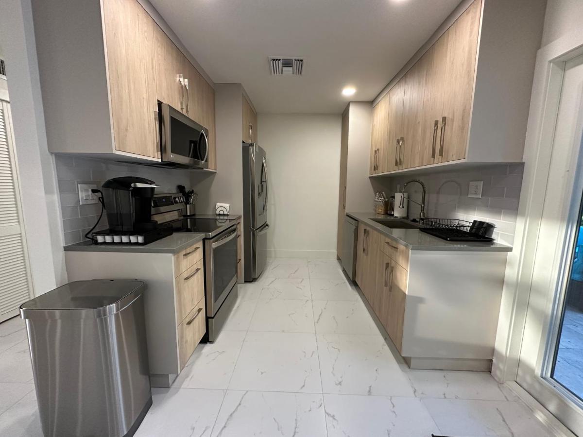 Villa The Sun House - 3 Bed, 2 Bath, Private Pool, Fire Pit, Huge Backyard à Fort Lauderdale Extérieur photo